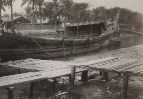 Dates Loaded on the Dhow