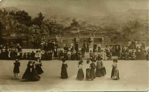 Edwardian Visitors to the Static Panorama