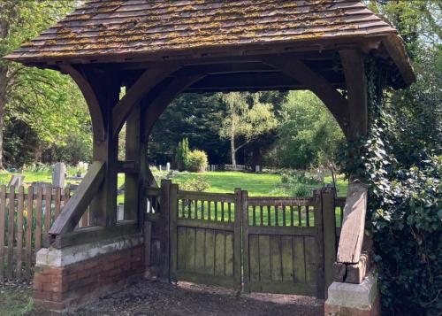 Touchen End Graveyard: Lych Gate