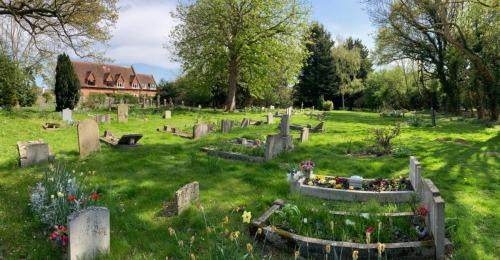 Touchen End Graveyard: Panorama